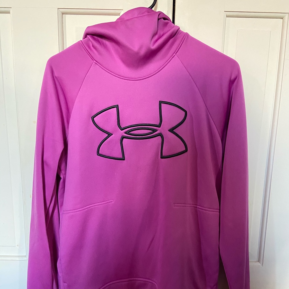 Under Armor sweatshirt with hoodie
